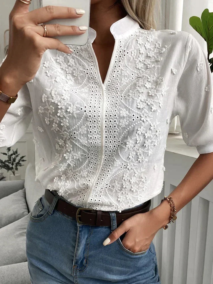Elegante Damenbluse mit Stickerei und Stehkragen – Clara